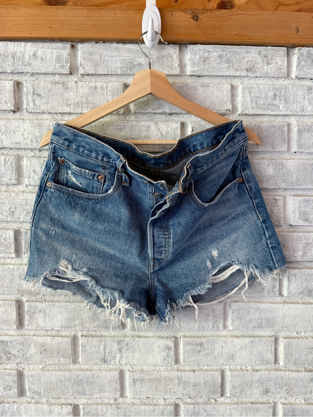 Levi's 501 Distressed Denim Cutoff Shorts - Medium Blue size 31